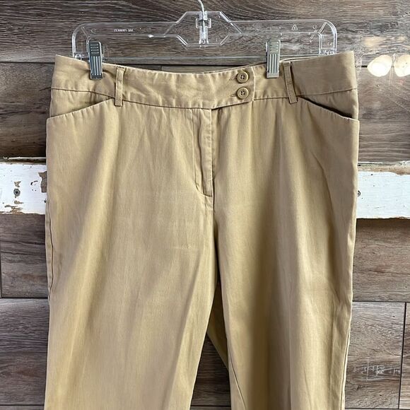 George London Fit Ladies Tan Khaki Color Dressy Capri Pants, Size 10 - Picture 3 of 5